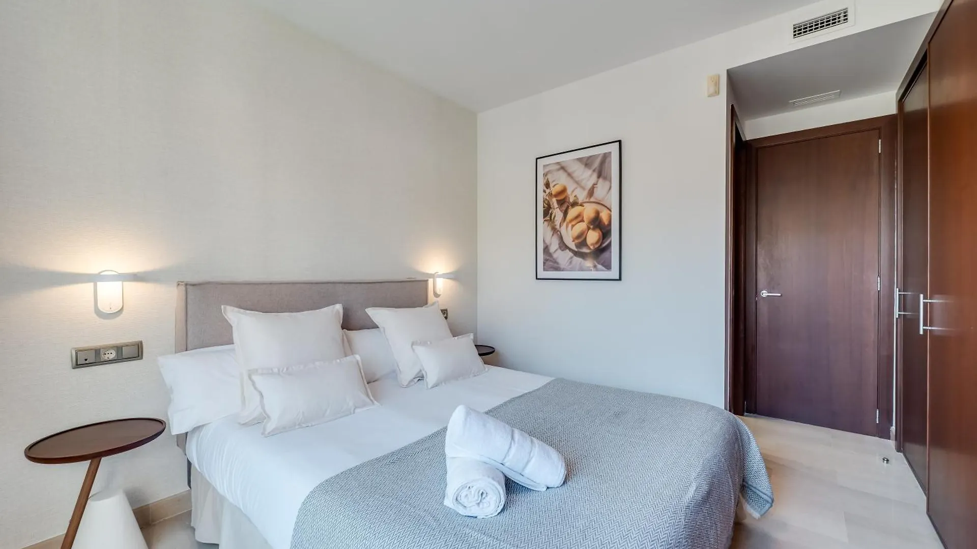 Vacation Marbella I The Sovereign Penthouse, Large Communal Pool, 24H Security, 5Min To Puerto Banus 0*,  Ισπανία