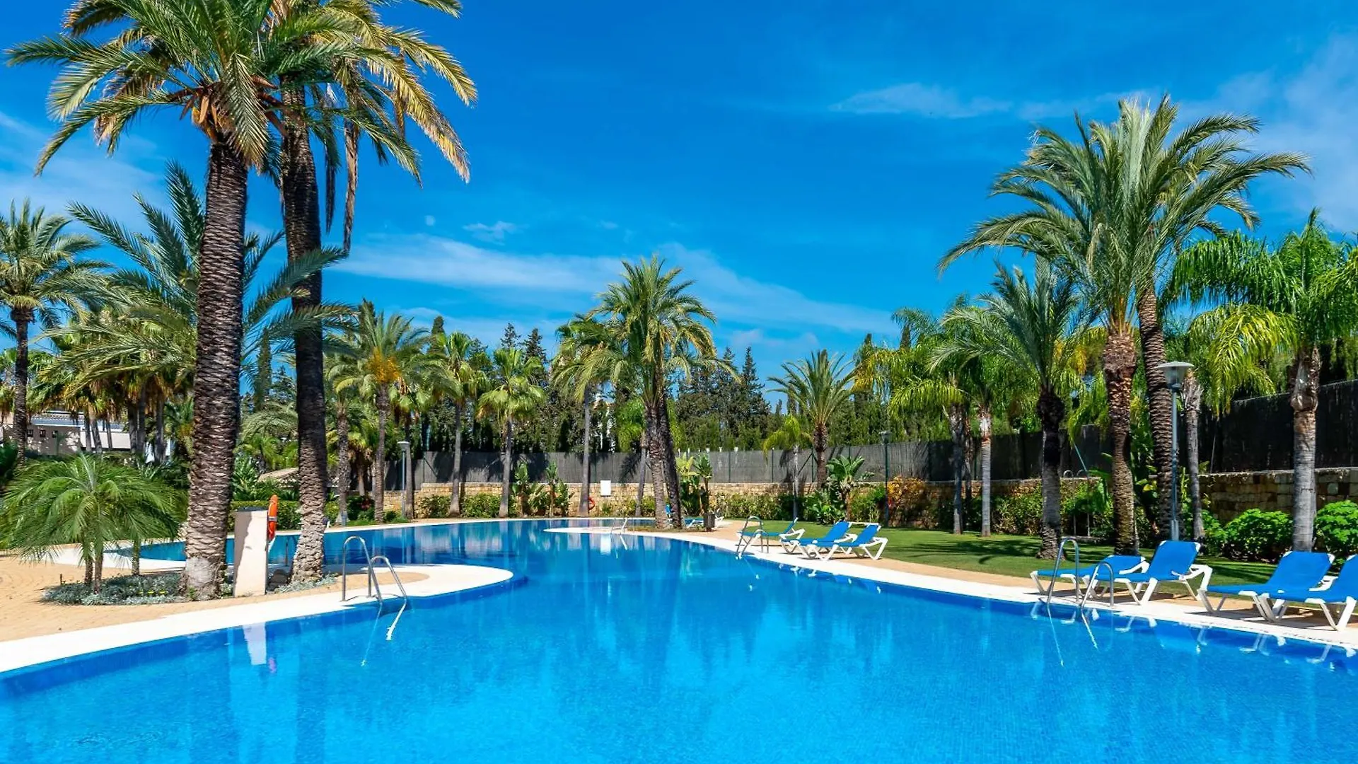 Vacation Marbella I The Sovereign Penthouse, Large Communal Pool, 24H Security, 5Min To Puerto Banus Διαμέρισμα