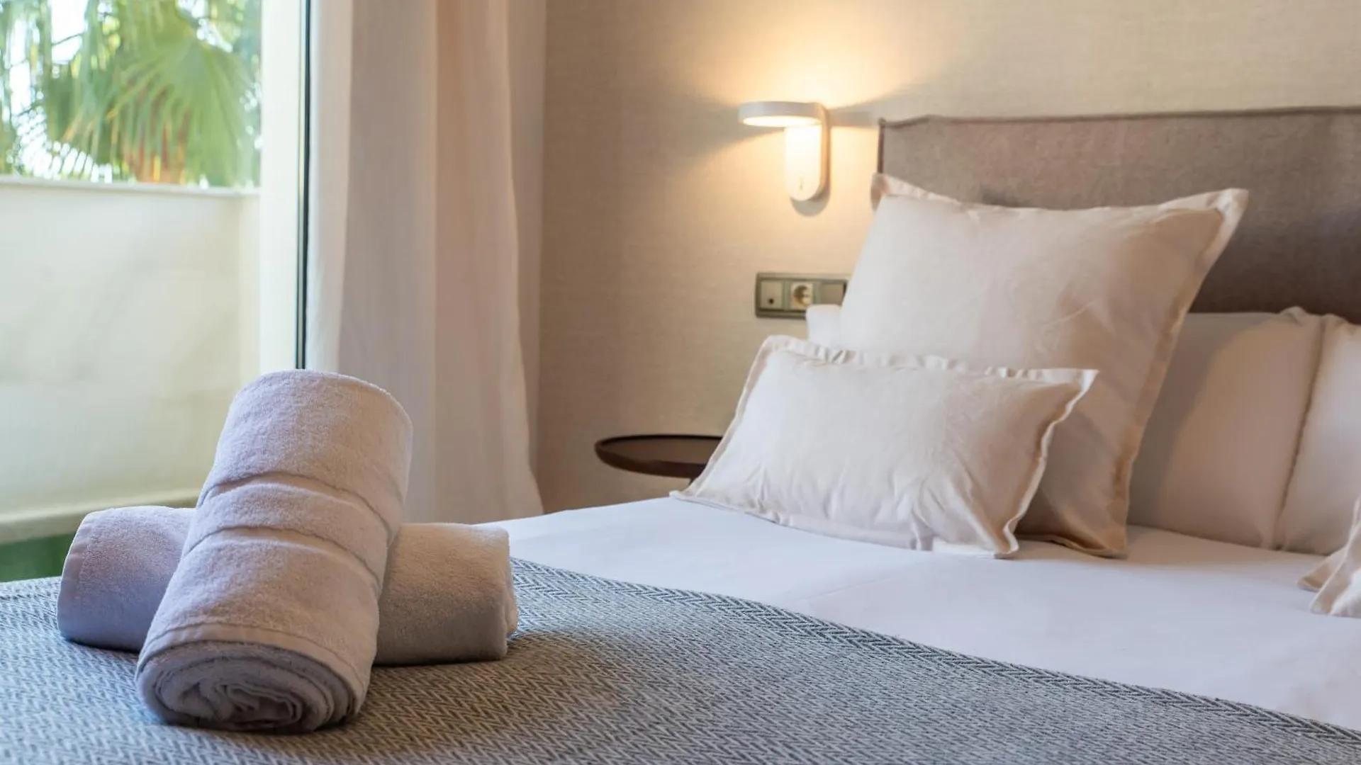 Vacation Marbella I The Sovereign Penthouse, Large Communal Pool, 24H Security, 5Min To Puerto Banus 0*,  Ισπανία